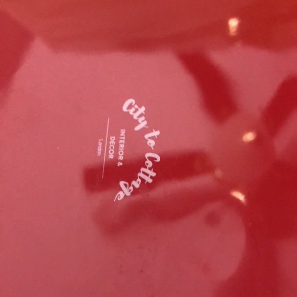 City to cottage Red & white Polka Dotted Dish - Picture 5 of 9